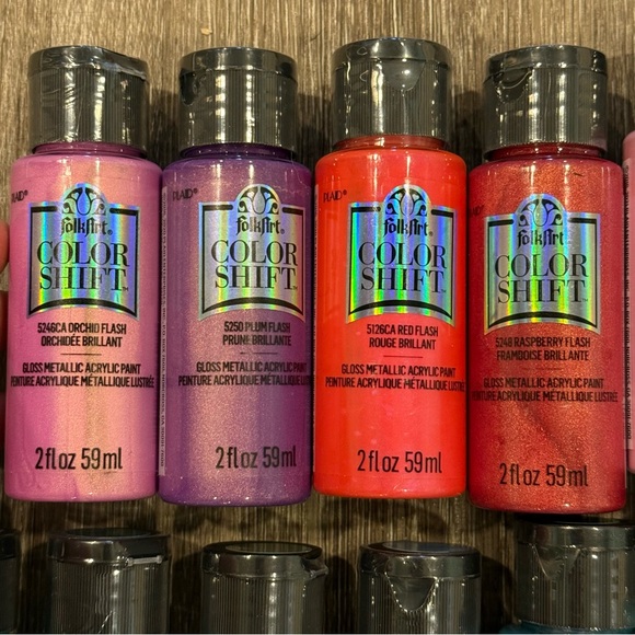 FolkArt Color Shift and BLACKLIGHT Acrylic Paints 2 oz Waterproof/Color Changing - Picture 5 of 9